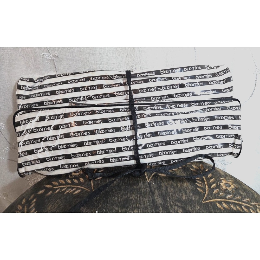 Bloomingdale's Bloomies Logo Black White Vintage Plastic Travel Jewerly Case NOS